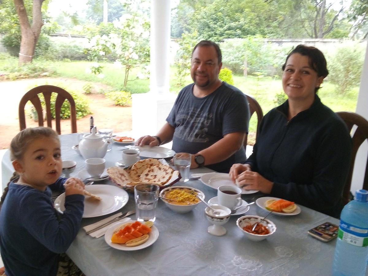 מלון First House מיהינטלה מראה חיצוני תמונה